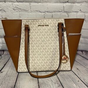 Michael Kors British Tan & Cream MK Logo Shoulder Bag Gold Hardware NEW